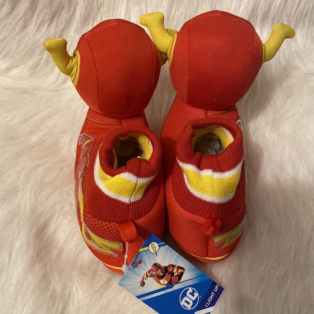 DC Flash Slippers Toddler Boys Size Size 7-8 Red Light Up Slip On Shoes